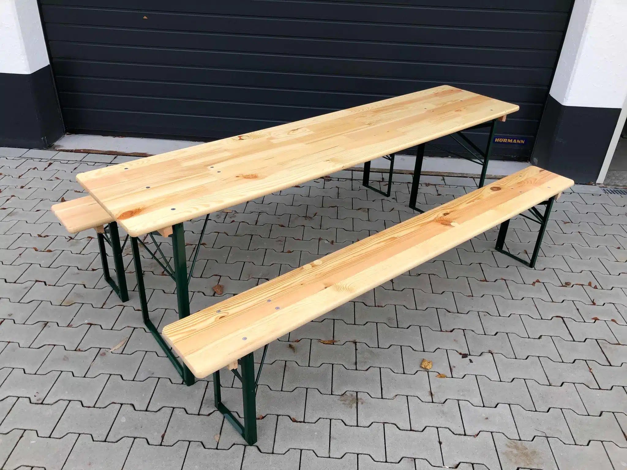 Tische, Stühle & Bierzelgarnituren (Miete)